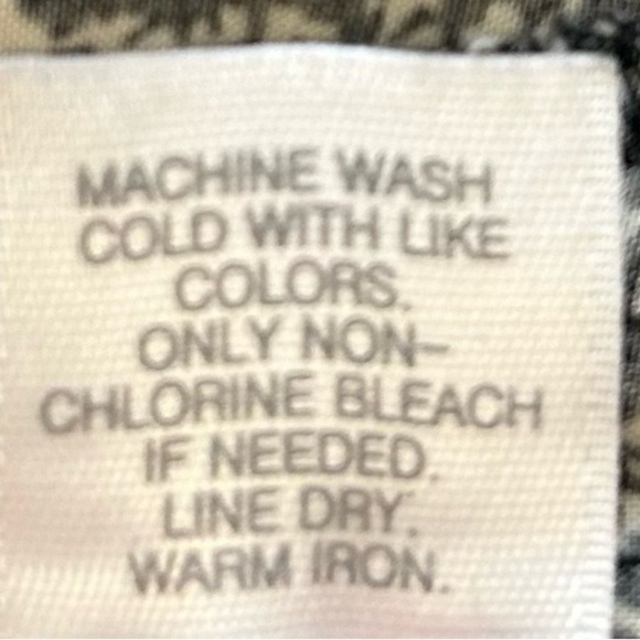 J Jill Long Sleeve Button Down Rayon Blouse Size M/ Excellent Condition - Picture 10 of 11